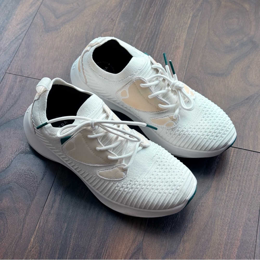 Vessi Everyday 2.0 Sneakers – Size W8 – Polar White – Waterproof - Picture 5 of 8